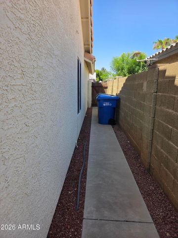 2925 E BLACKHAWK Drive, Phoenix, AZ 85050