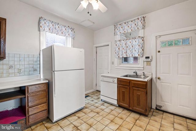 2400 N MADISON ST, Wilmington, DE 19802