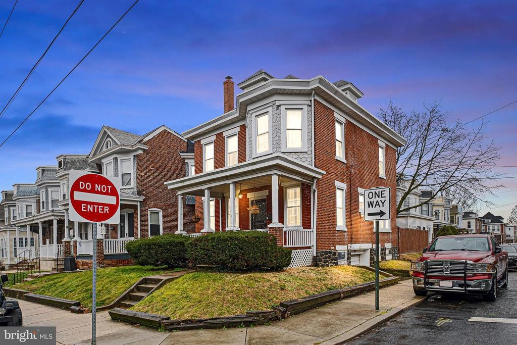 2400 N MADISON ST, Wilmington, DE 19802