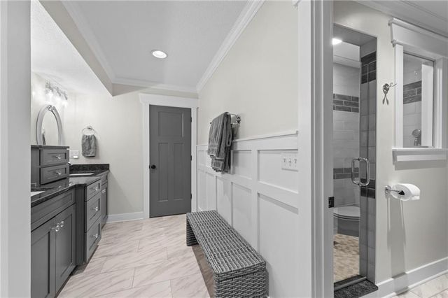 318 Lakeside Drive, Liberty, MO 64068