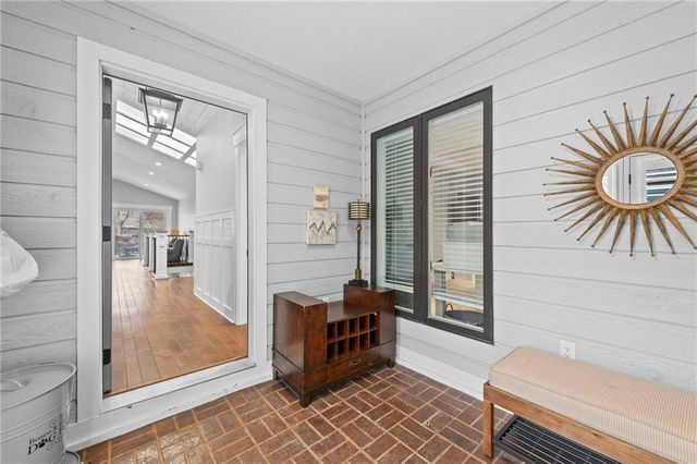 318 Lakeside Drive, Liberty, MO 64068