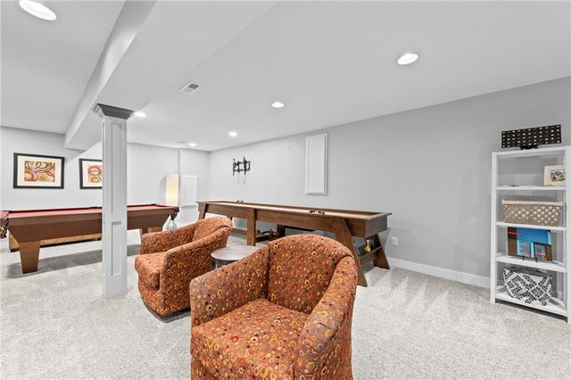 318 Lakeside Drive, Liberty, MO 64068