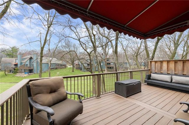 318 Lakeside Drive, Liberty, MO 64068