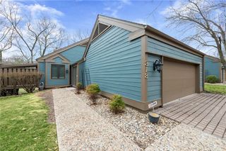 318 Lakeside Drive, Liberty, MO 64068