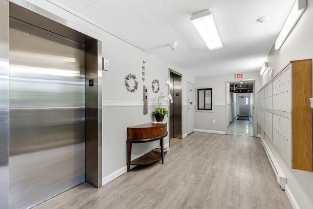 51 Melrose St 4D, Melrose, MA 02176