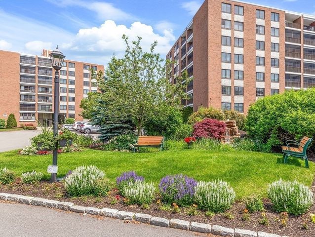 51 Melrose St 4D, Melrose, MA 02176