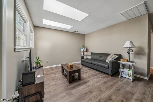 101 Jamestown Rd Ondo, Bernards Twp., NJ 07920