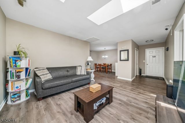 101 Jamestown Rd Ondo, Bernards Twp., NJ 07920