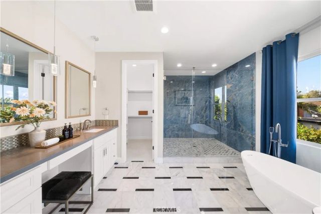 27 Gillman Street, Irvine, CA 92612