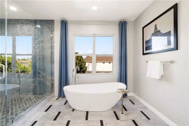 27 Gillman Street, Irvine, CA 92612