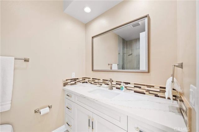 27 Gillman Street, Irvine, CA 92612