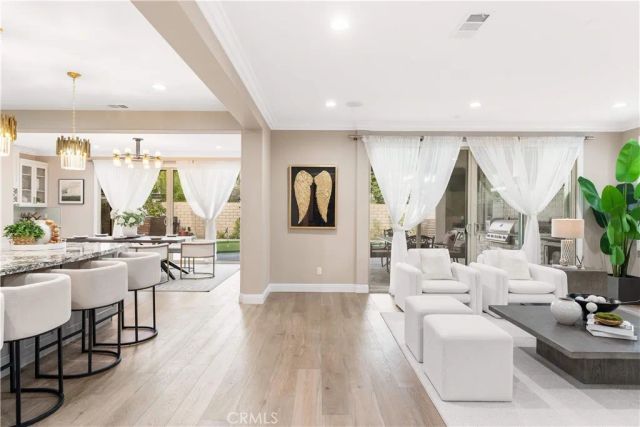 27 Gillman Street, Irvine, CA 92612