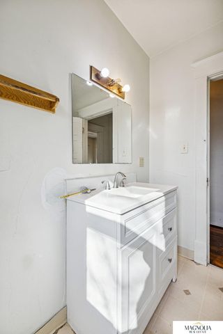 1310 S 10th Street, Lincoln, NE 68502