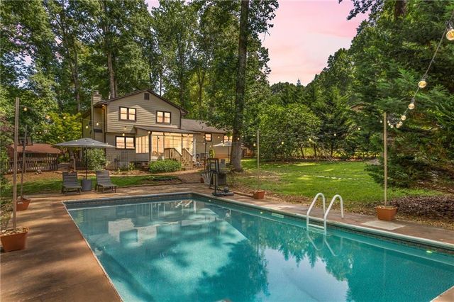 2262 Stag Run, Suwanee, GA 30024