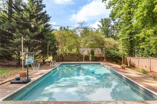 2262 Stag Run, Suwanee, GA 30024
