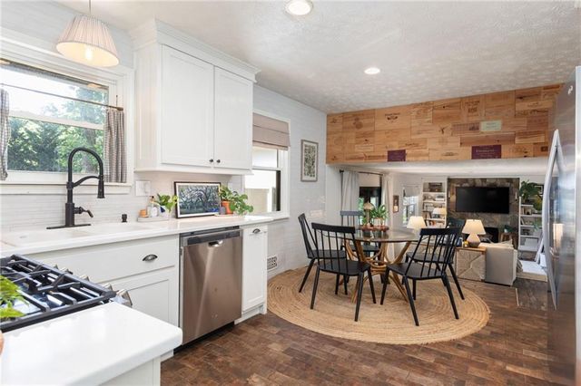 2262 Stag Run, Suwanee, GA 30024