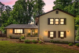 2262 Stag Run, Suwanee, GA 30024
