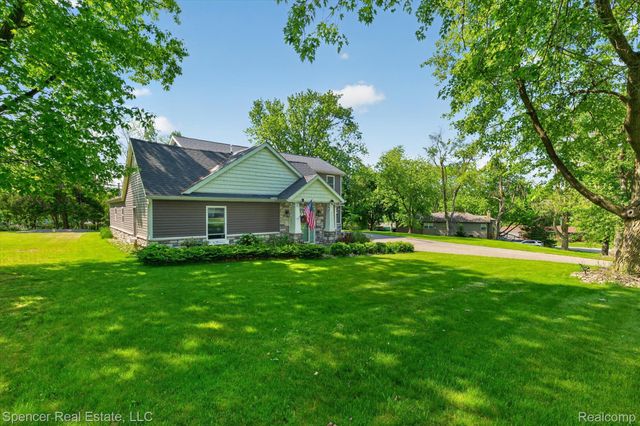 6415 Sunnydale Road, Independence Charter Township, MI 48346