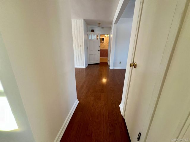 34 Cross Street, New Windsor, NY 12553