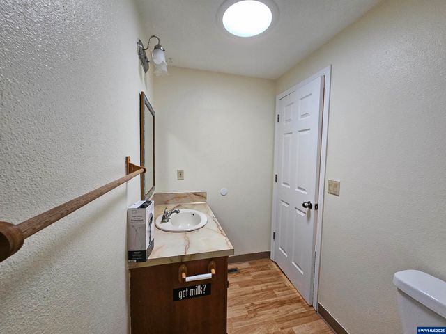 642 Leasure St, Woodburn, OR 97071