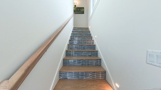 925 Martingale Trail, Bandera, TX 78003