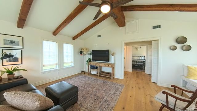 925 Martingale Trail, Bandera, TX 78003