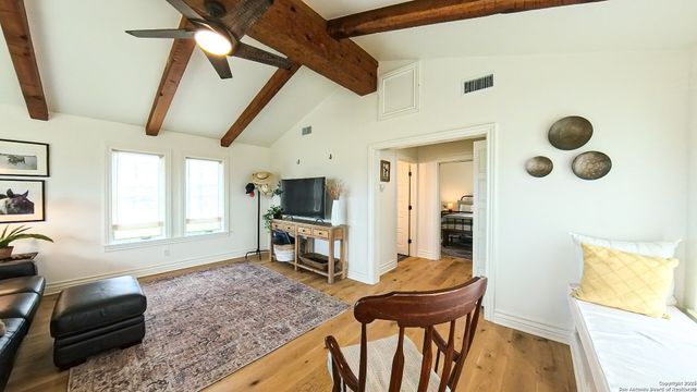 925 Martingale Trail, Bandera, TX 78003