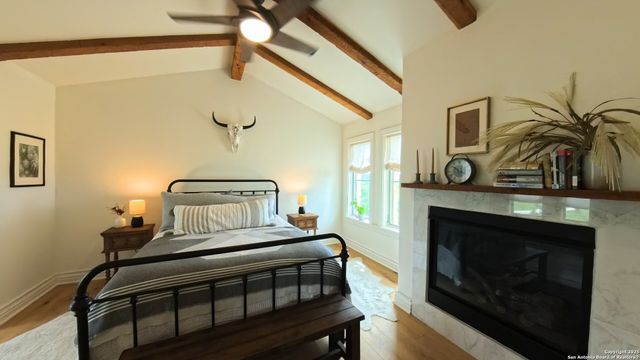 925 Martingale Trail, Bandera, TX 78003