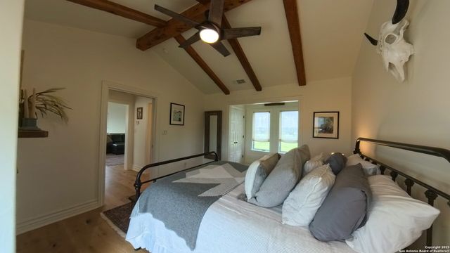 925 Martingale Trail, Bandera, TX 78003