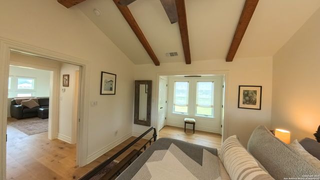 925 Martingale Trail, Bandera, TX 78003