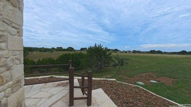 925 Martingale Trail, Bandera, TX 78003
