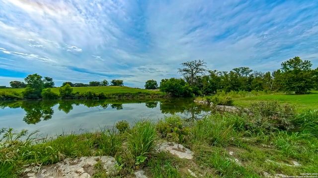 925 Martingale Trail, Bandera, TX 78003