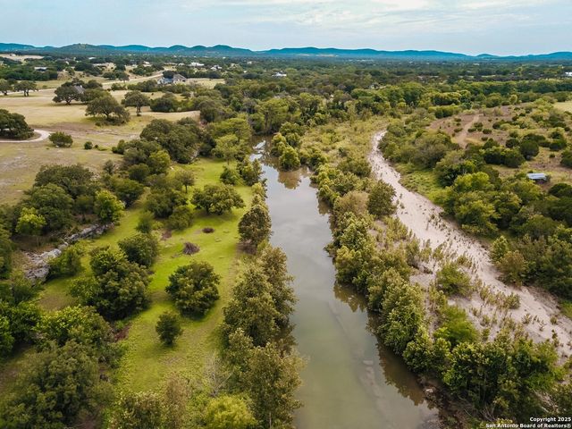 925 Martingale Trail, Bandera, TX 78003