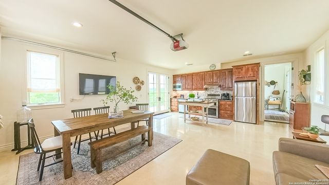 925 Martingale Trail, Bandera, TX 78003