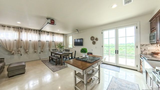 925 Martingale Trail, Bandera, TX 78003