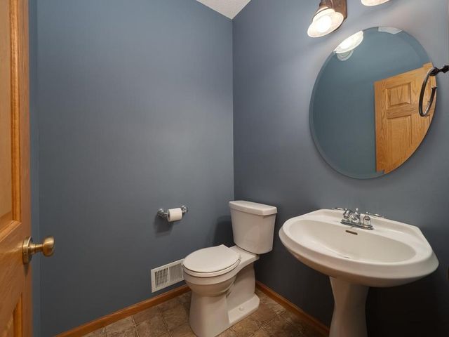 20588 Kearney Path, Lakeville, MN 55044