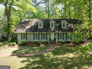 5761 Kentucky Downs Drive, Macon, GA 31210