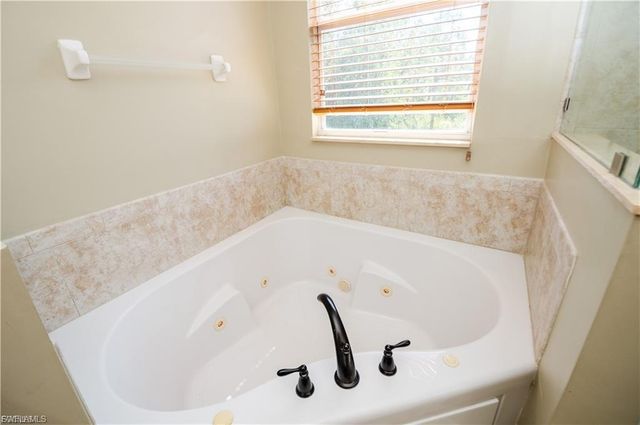 11526 Centaur WAY, Lehigh Acres, FL 33971