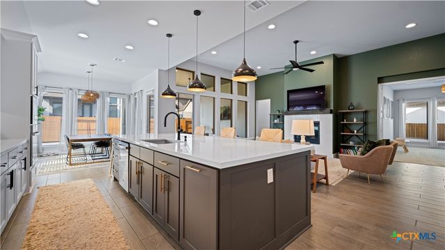 1925 Luna Street, New Braunfels, TX 78132