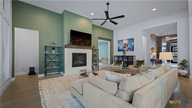 1925 Luna Street, New Braunfels, TX 78132