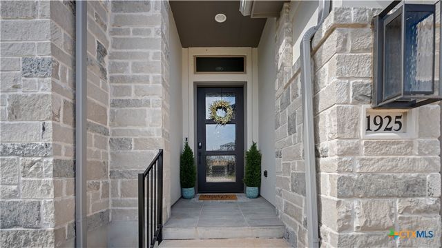 1925 Luna Street, New Braunfels, TX 78132