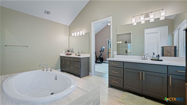 1925 Luna Street, New Braunfels, TX 78132