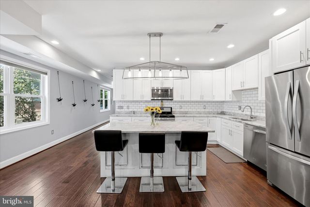 1902 N NELSON ST N, Arlington, VA 22207