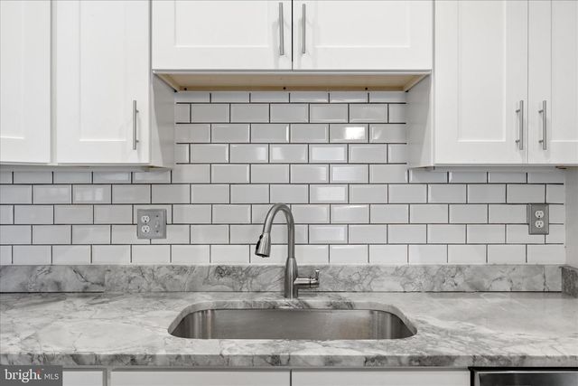 1902 N NELSON ST N, Arlington, VA 22207