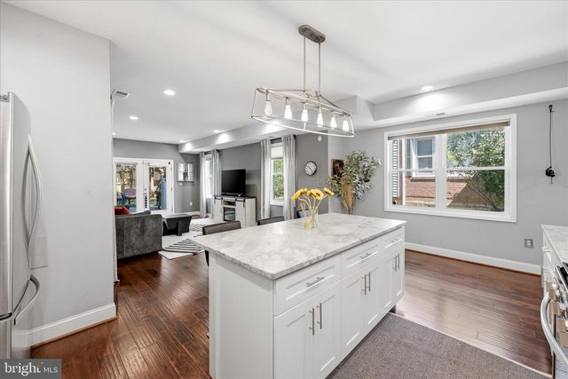 1902 N NELSON ST N, Arlington, VA 22207
