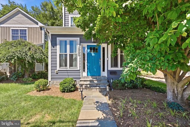1902 N NELSON ST N, Arlington, VA 22207