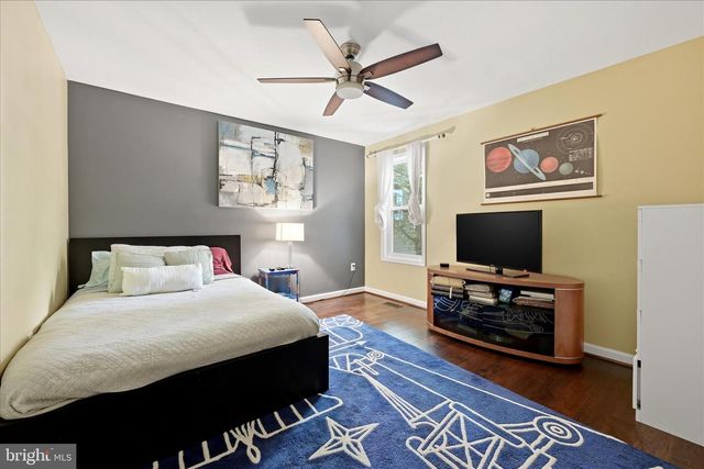 1902 N NELSON ST N, Arlington, VA 22207