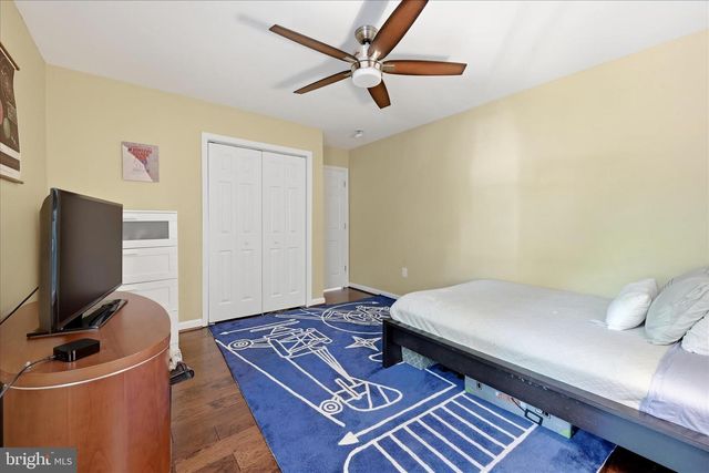 1902 N NELSON ST N, Arlington, VA 22207