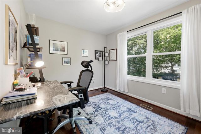 1902 N NELSON ST N, Arlington, VA 22207