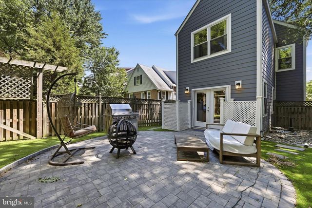 1902 N NELSON ST N, Arlington, VA 22207
